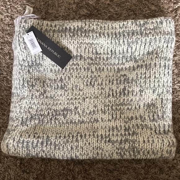 NWT! Banana Republic Faux Fur Lined snood / cowl neck scarf - Picture 2 of 5